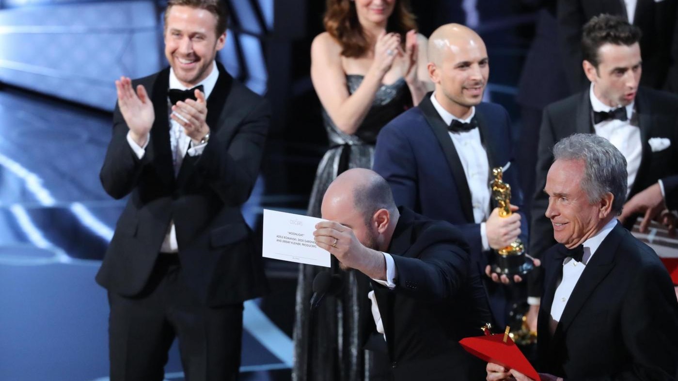 Oscar con ‘gaffe’ ma Moonlight vince come miglior film