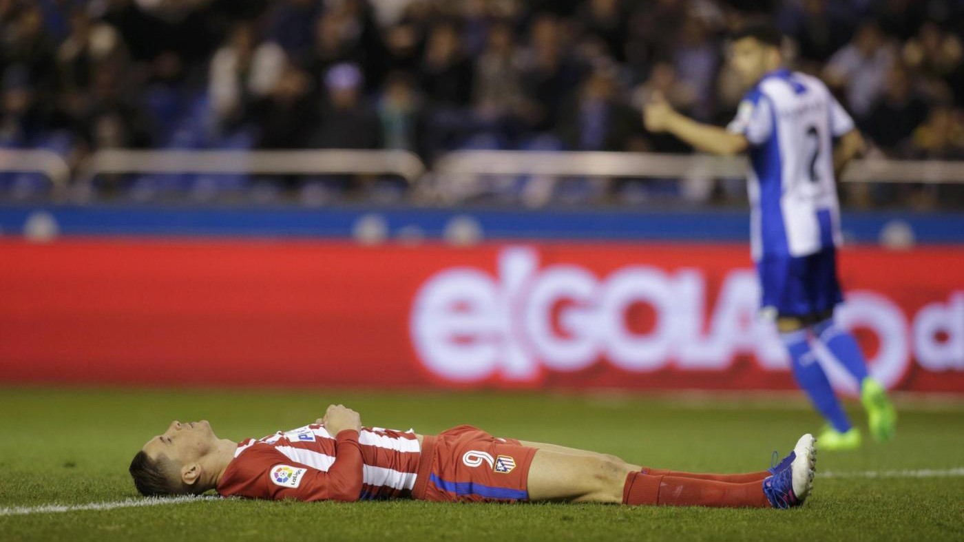 Paura per Torres: perde conoscenza in campo dopo uno scontro
