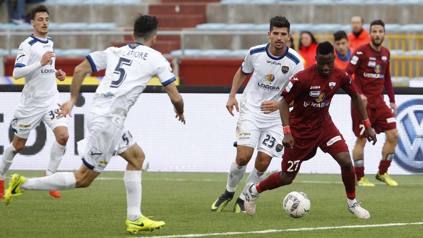 FOTO Serie B, pareggio 1-1 fra Trapani e Latina