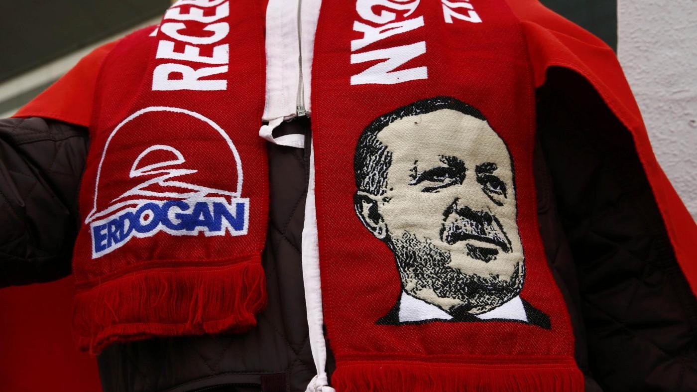 Merkel: Nessuna giustificazione per paragone nazismo di Erdogan