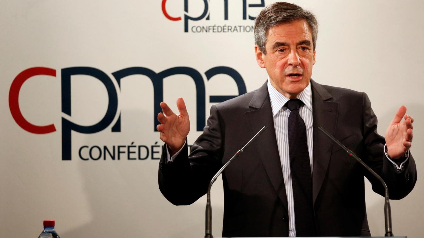 Francia, il partito appoggia Fillon. Lui: Non esiste un piano B