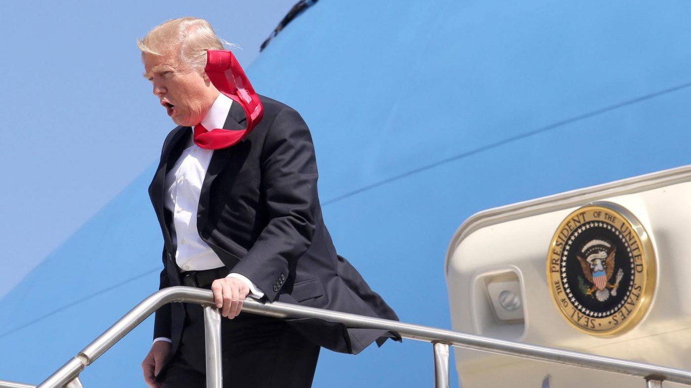 Vento a mille, cravatta indomabile per Trump a Orlando