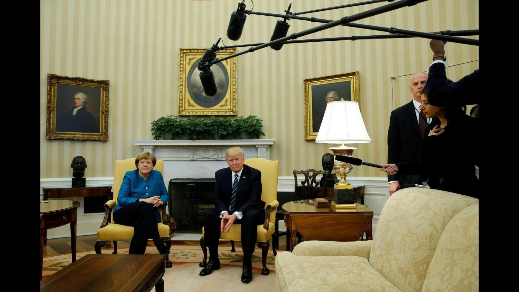 Il faccia a faccia tra Merkel e Trump alla Casa Bianca