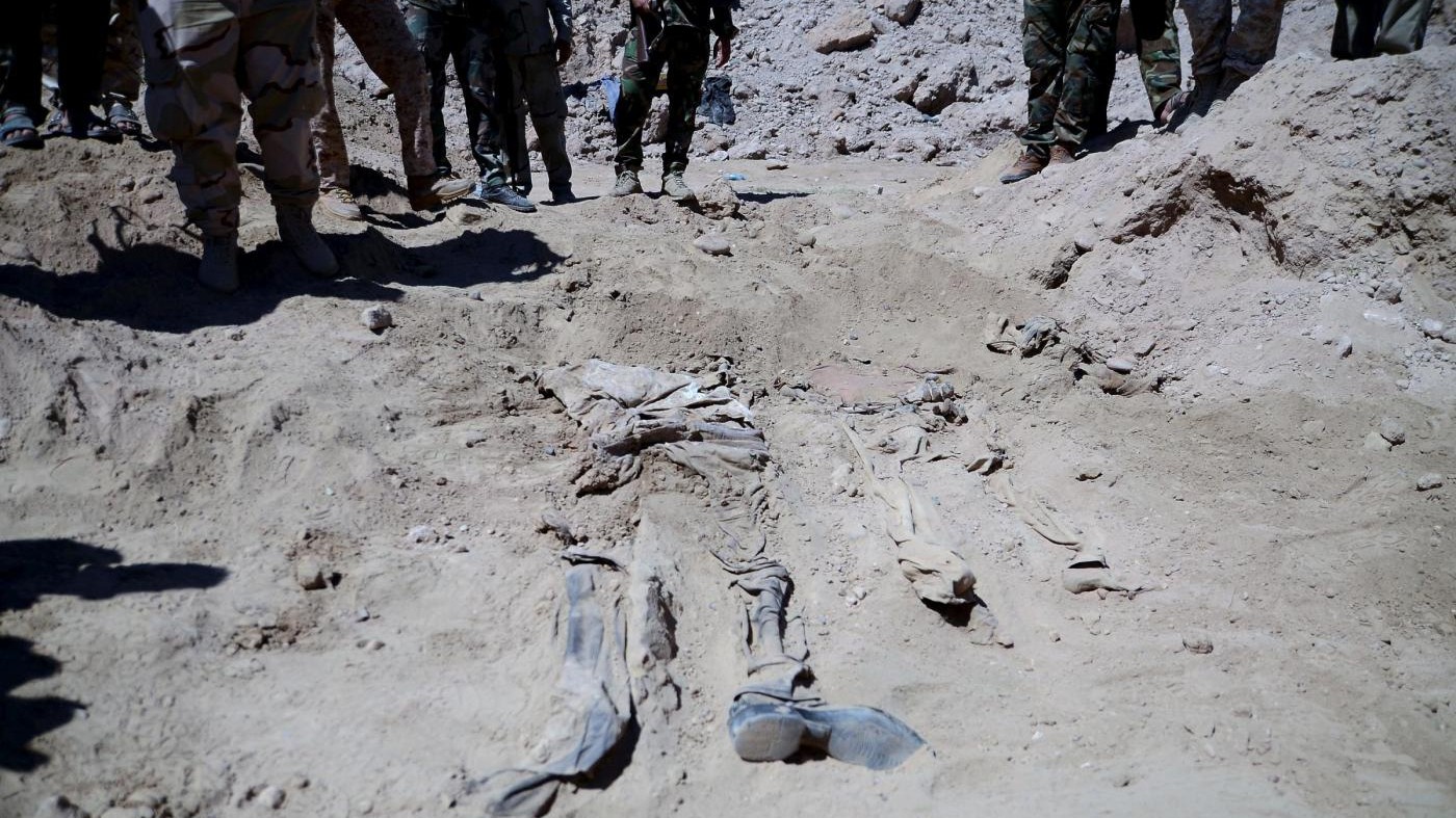 Iraq, trovata fossa comune Isis con 500 corpi vicino Mosul