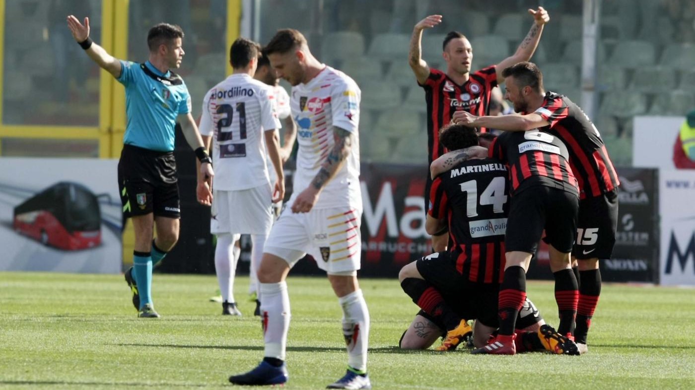 FOTO Lega Pro, tris del Foggia contro il Lecce 3-0