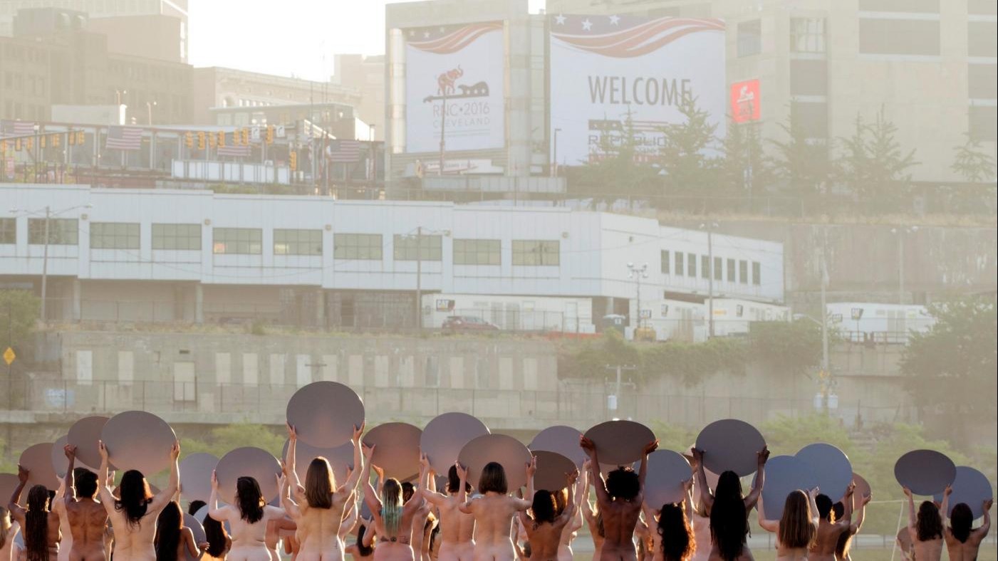 Cento donne nude contro Trump a convention Gop