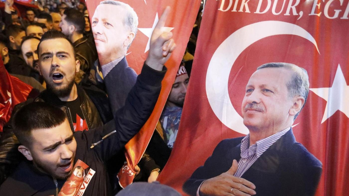 Turchia-Olanda, Ankara annuncia: Relazioni sospese