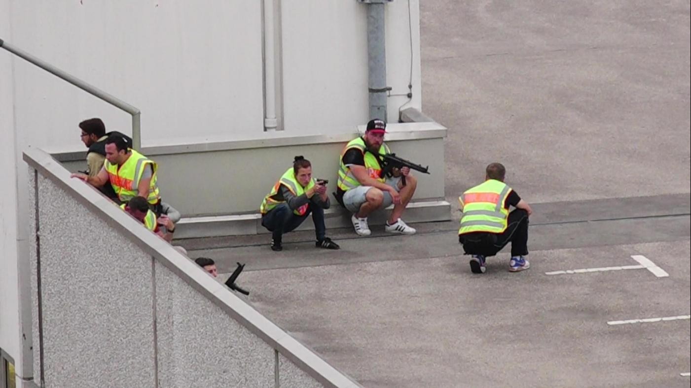 FOTO – Spari in un centro commerciale a Monaco