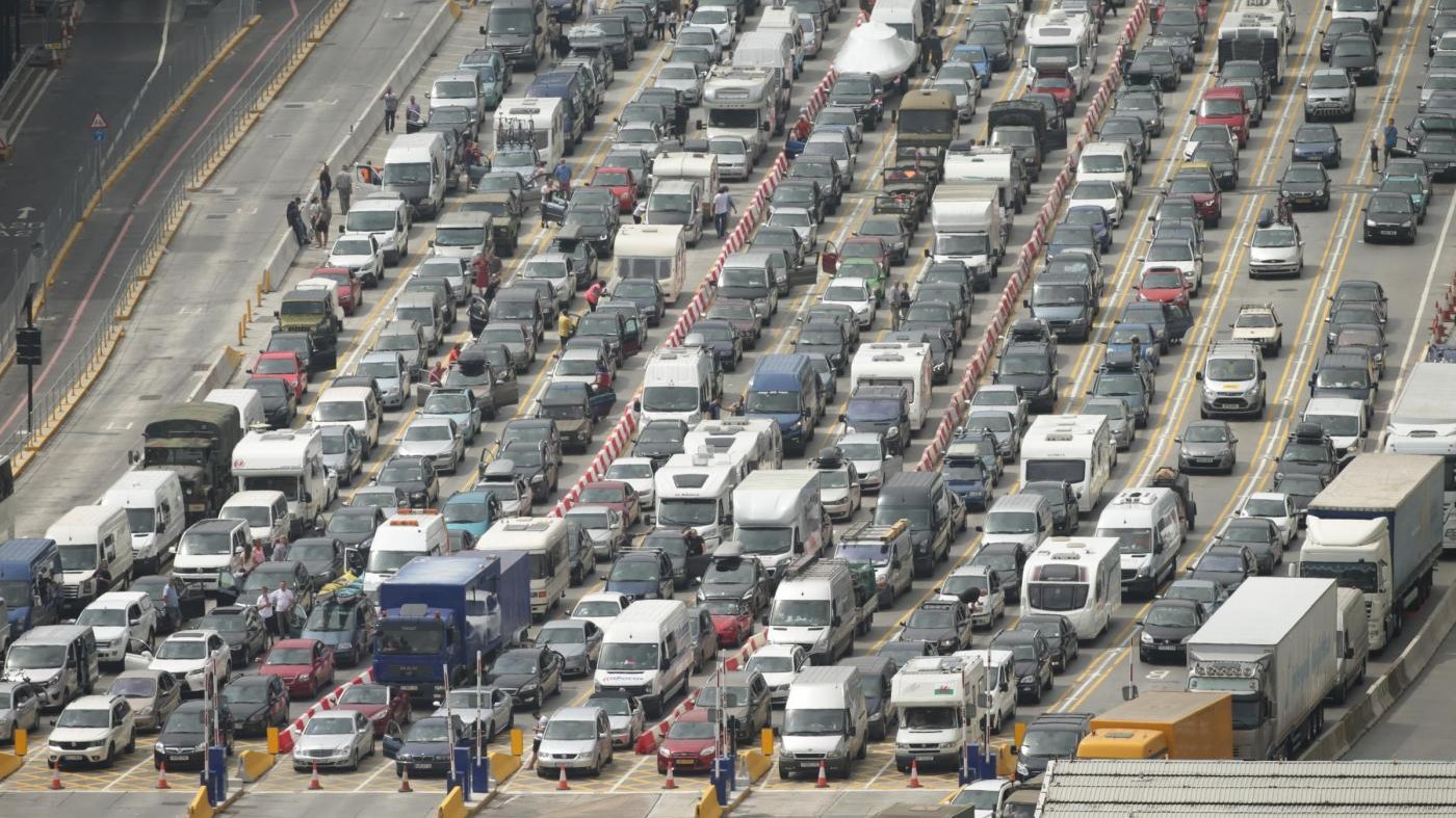 Dover bloccata per controlli antiterrorismo: code chilometriche
