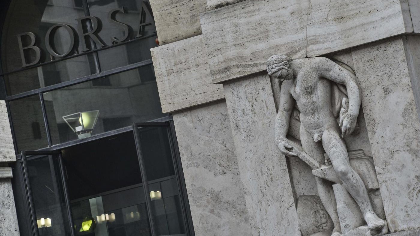Borsa, chiusure in rialzo per le banche, bene Leonardo e ePrice