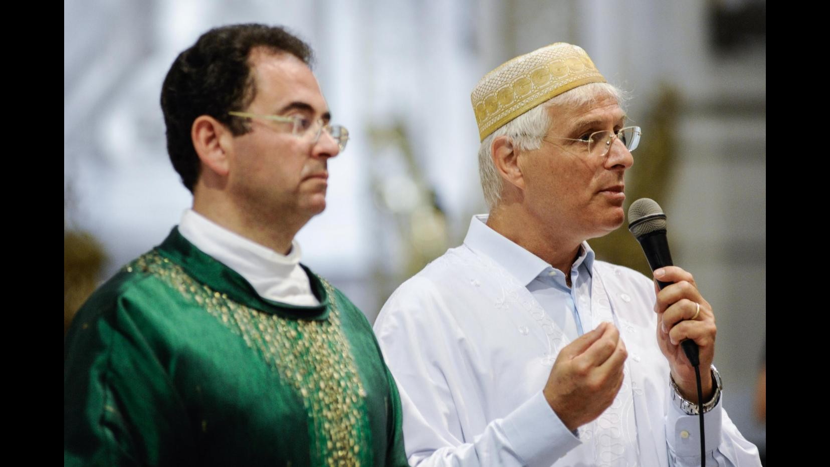 Quindicimila musulmani in chiesa: no al terrorismo