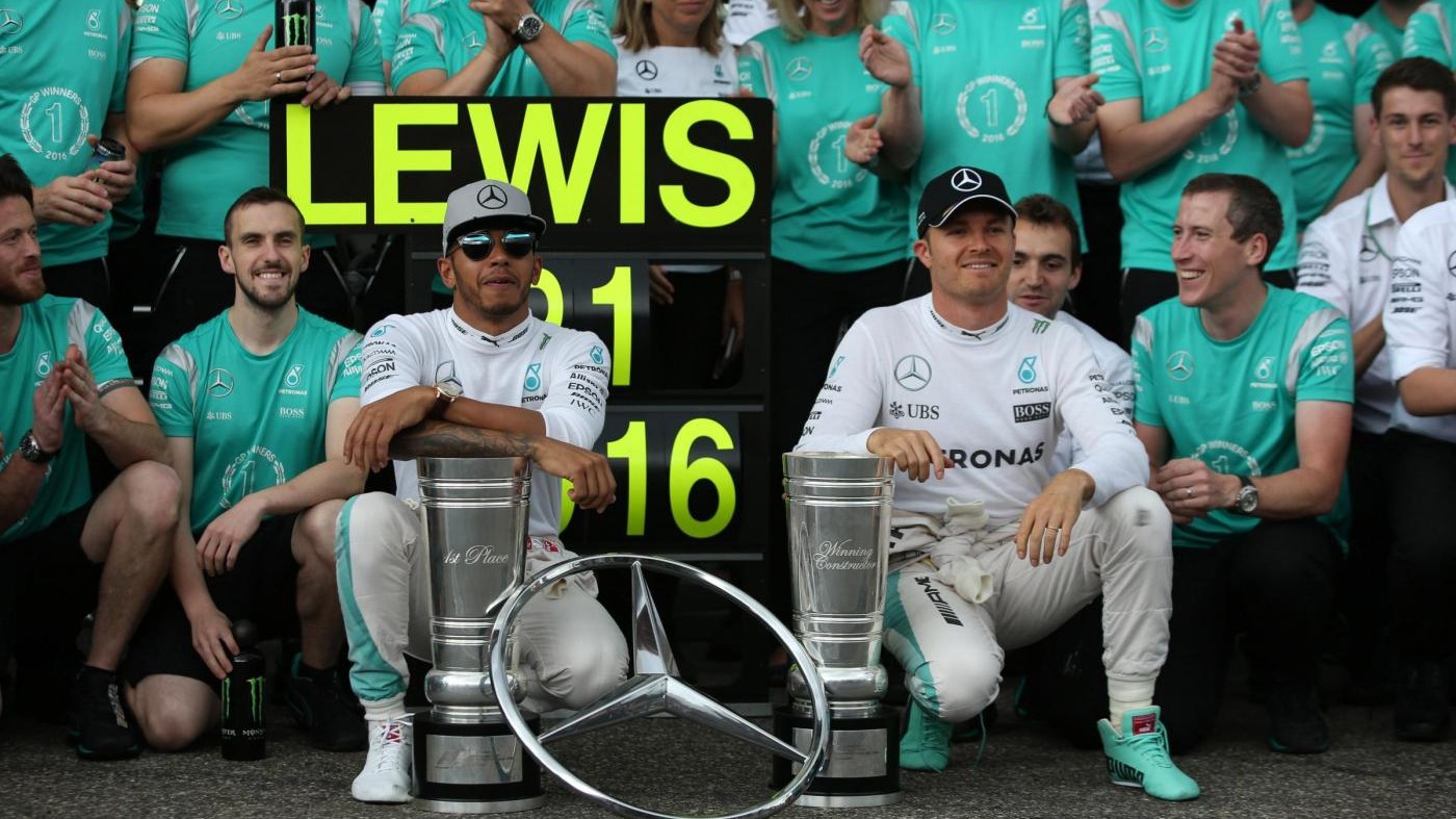 FOTO F1, Hamilton non si ferma più: quarta vittoria di fila