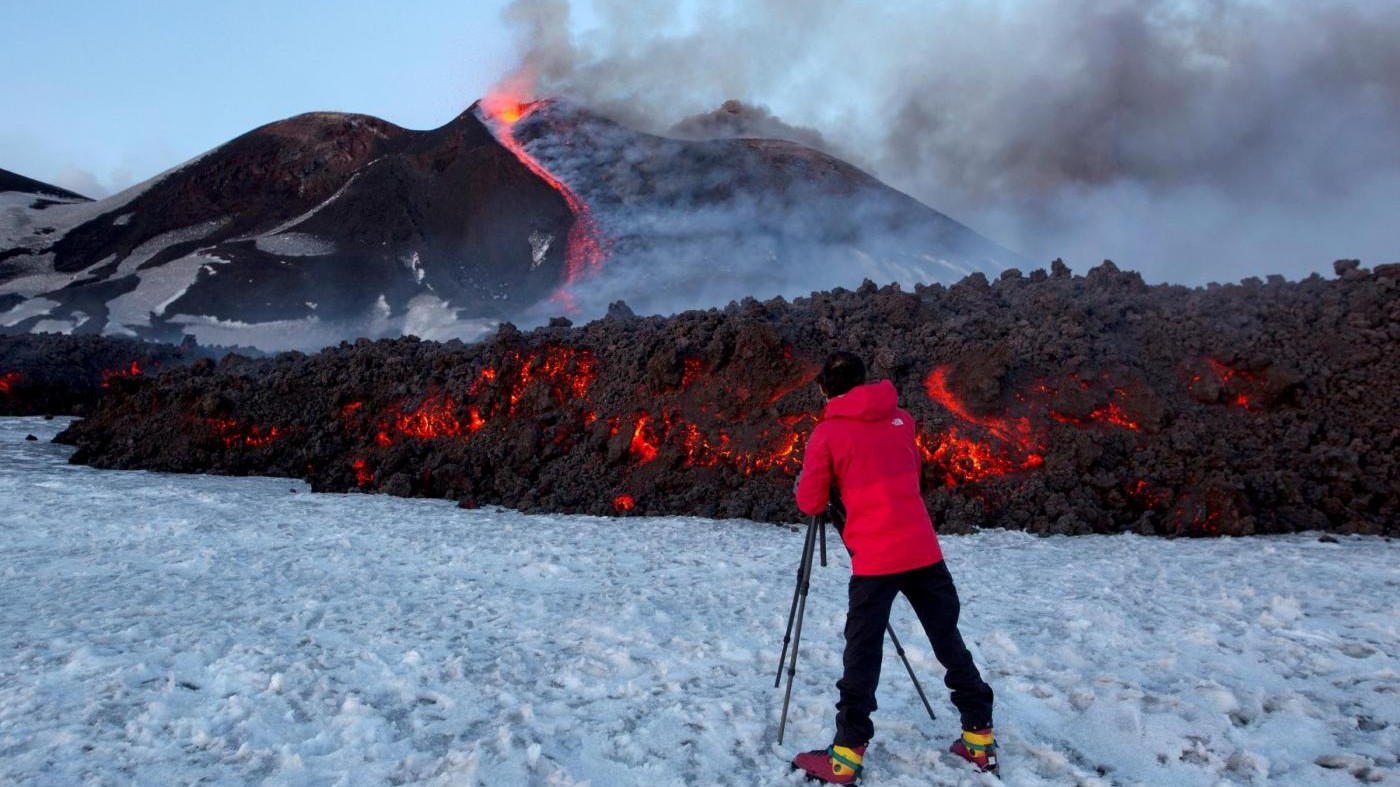 Esplosione sull’Etna: tra i feriti anche una giornalista della Bbc