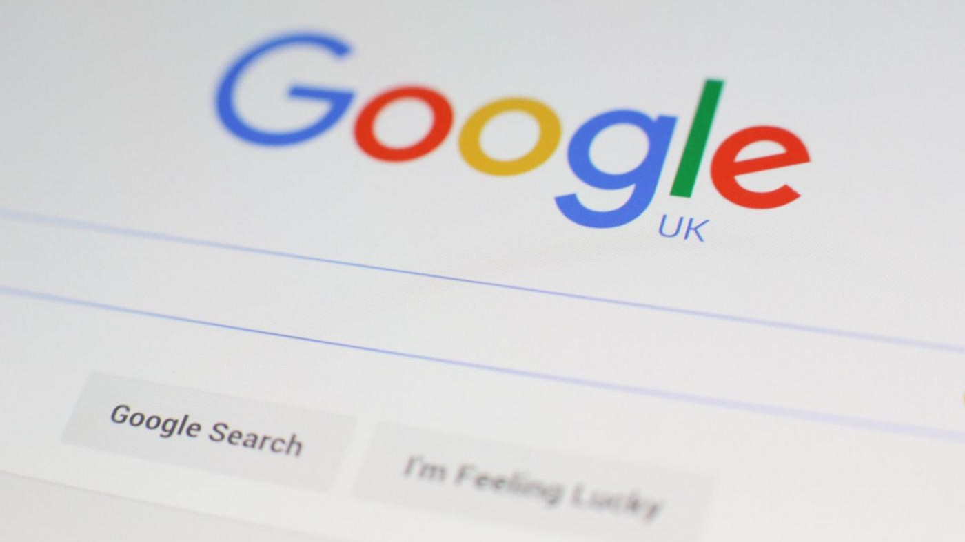 Annunci governo accanto a video razzisti: Londra interroga Google