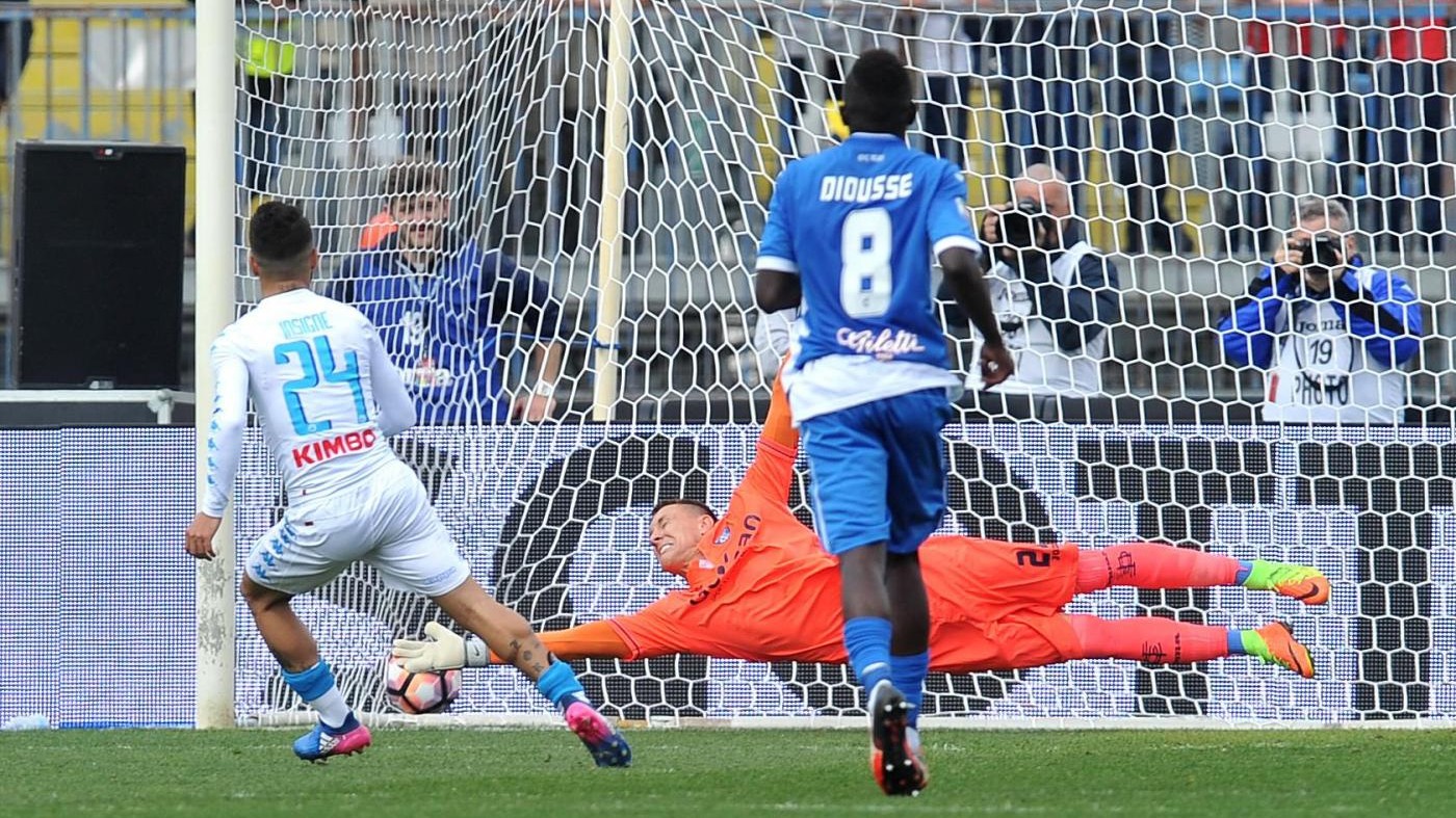Napoli sfata tabù Empoli, 3-2 con brivido finale