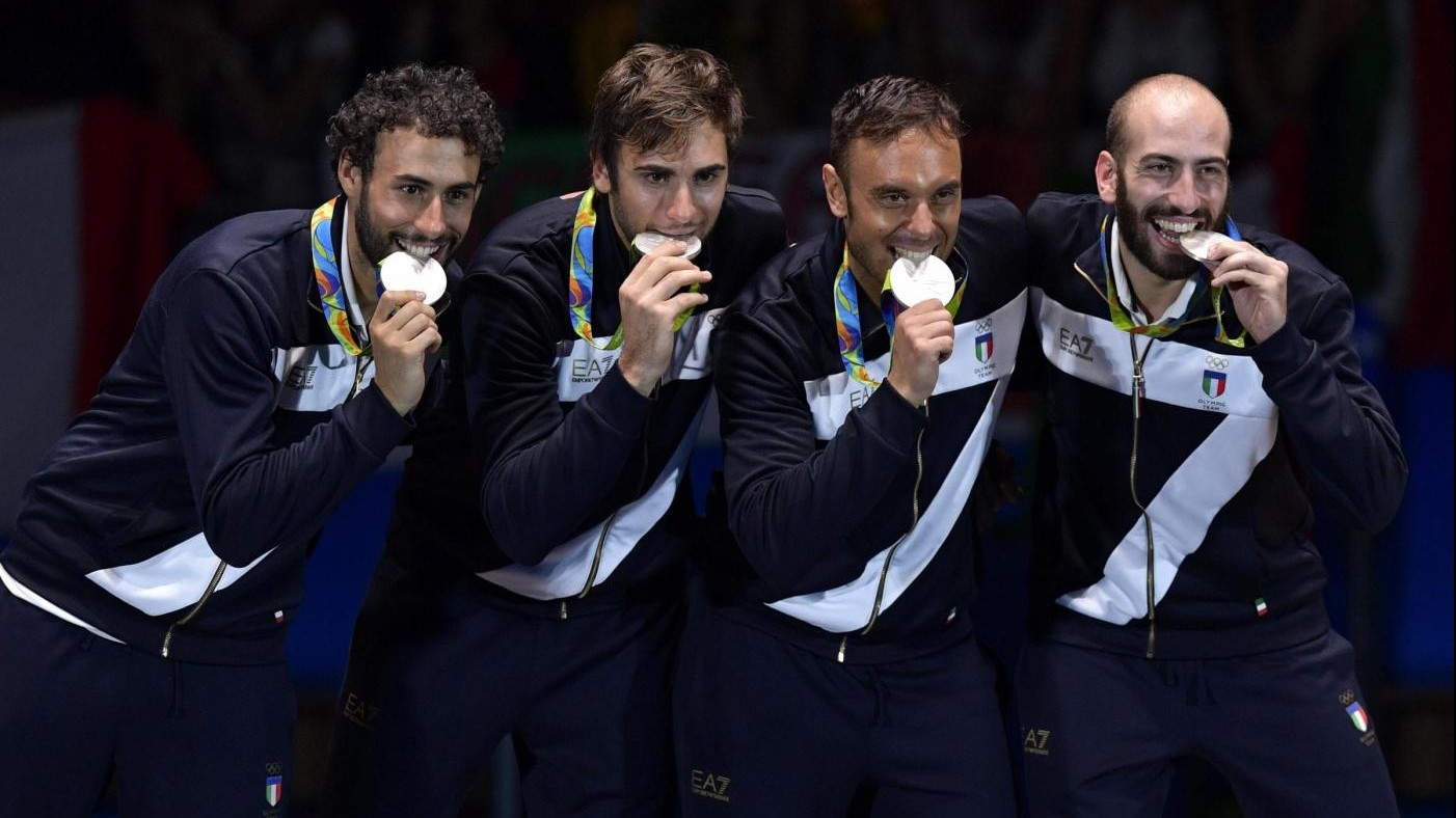 FOTO Medaglia d’argento per l’Italia nella spada a squadre maschile