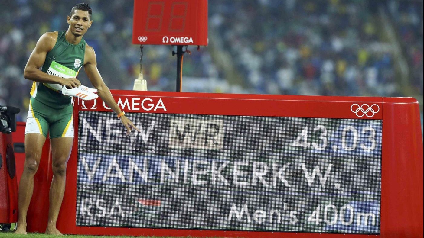 FOTO Rio, Wayde van Niekerk oro e recordo del mondo nei 400 metri