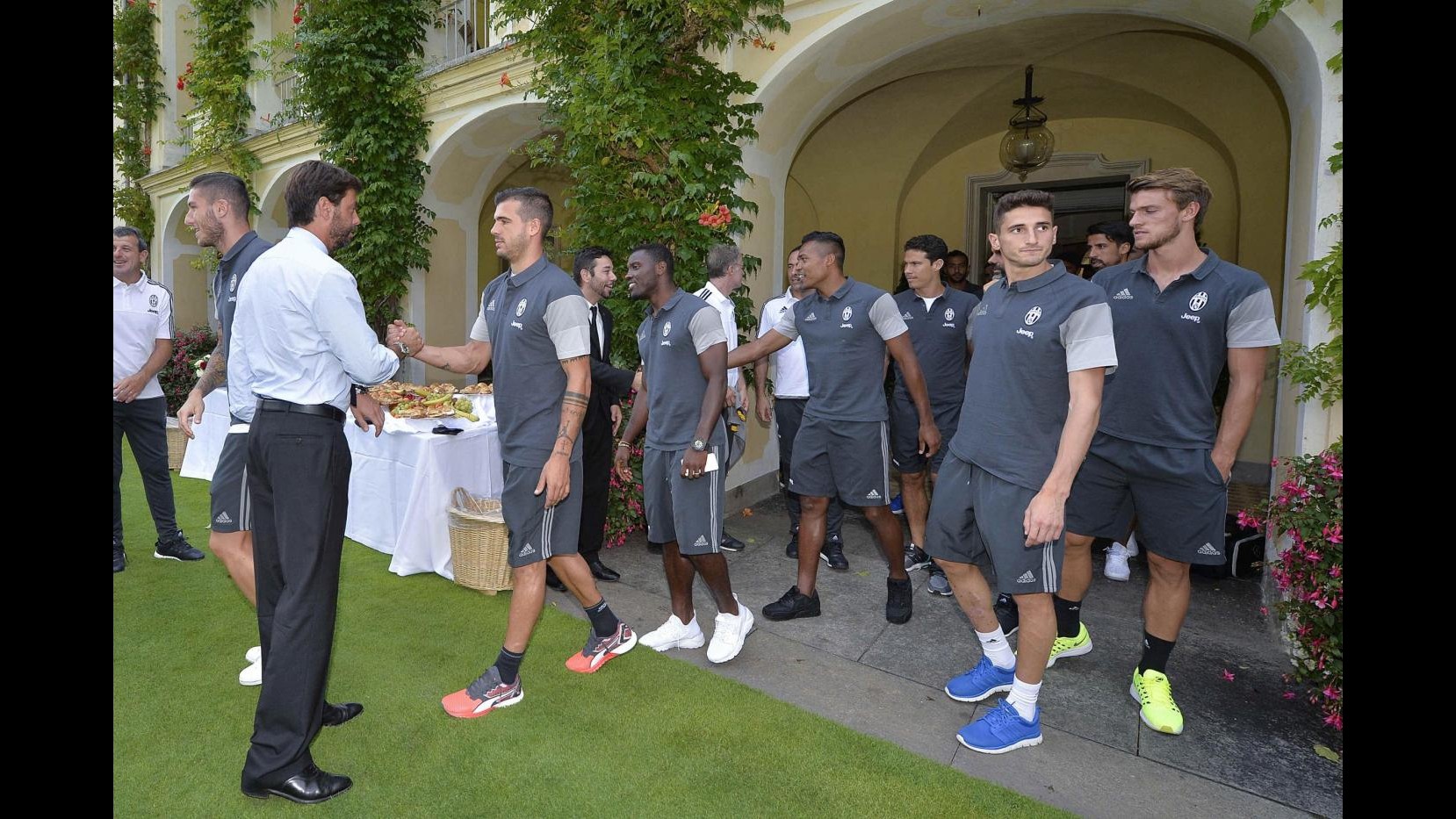 FOTO Juventus, squadra in visita a Villa Agnelli a Villar Perosa