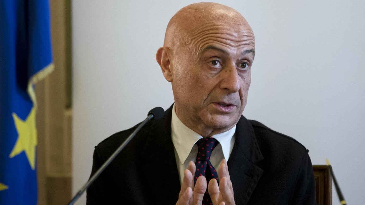 Minniti: Intesa con Germania per sbloccare accoglienza