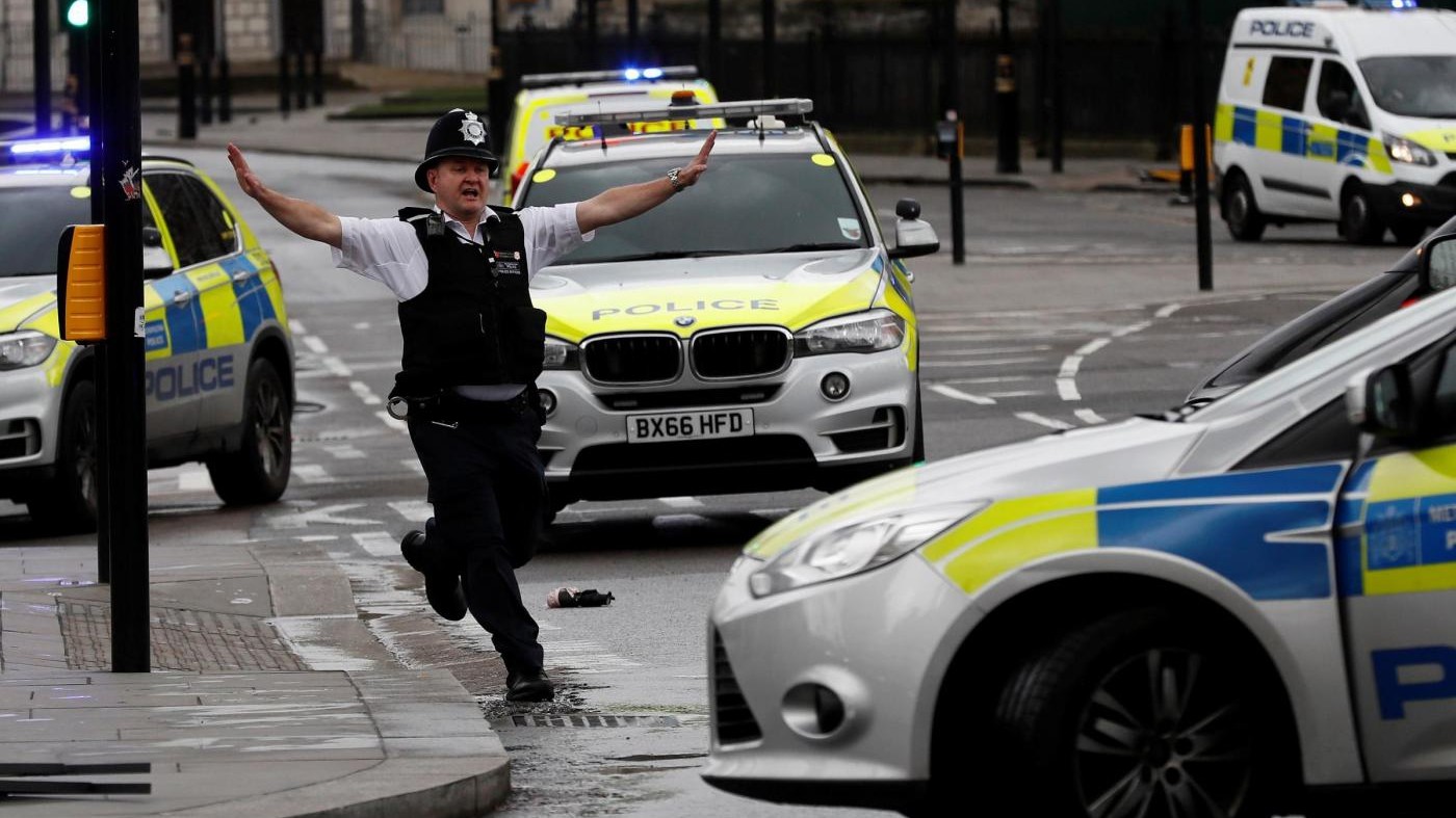 Attacco Londra, operazione di polizia a Birmingham: numerosi arresti