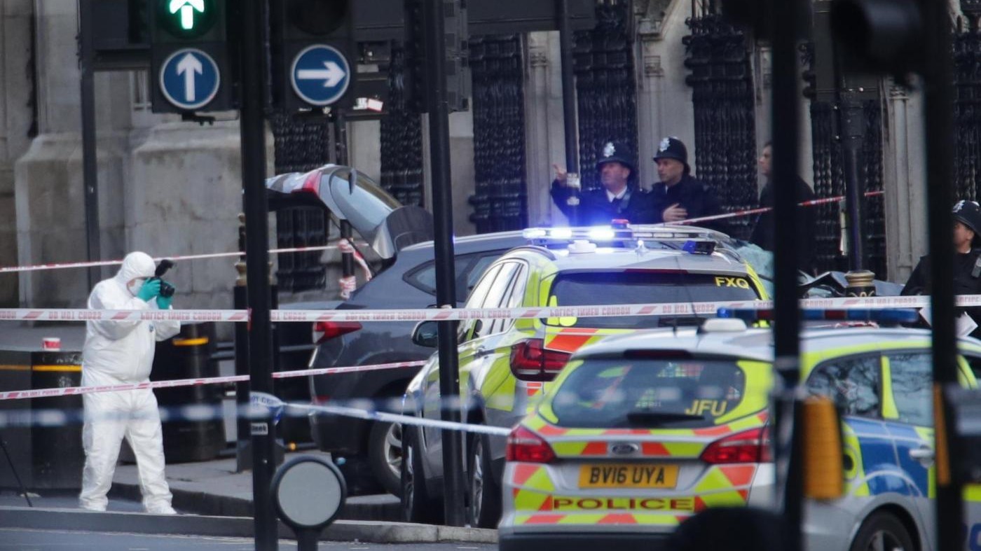 Attacco Londra, ipotesi attentatore collegato a terrorismo islamico