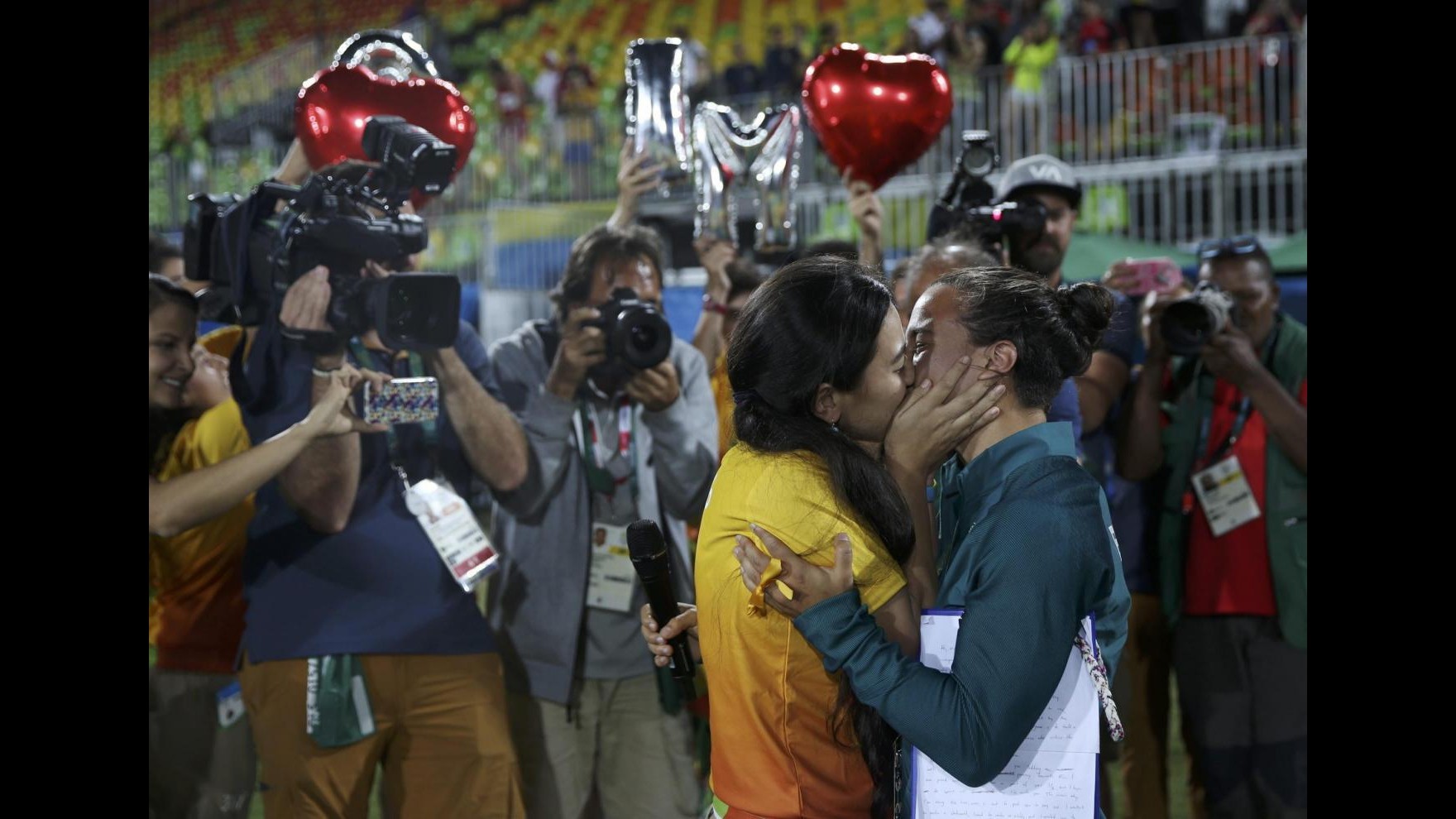 FOTO Rio, amore e matrimoni ai Giochi