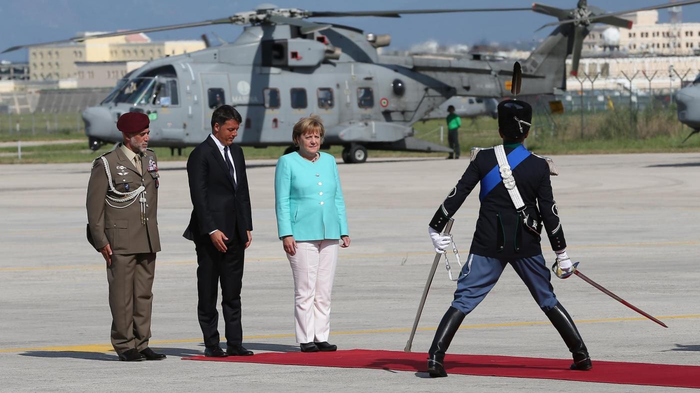 FOTO Ventotene, Renzi accoglie Merkel e Hollande