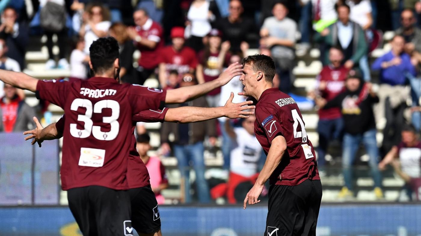 La Salernitana sconfigge l’Ascoli 2-0 con Sprocati e Bernardini