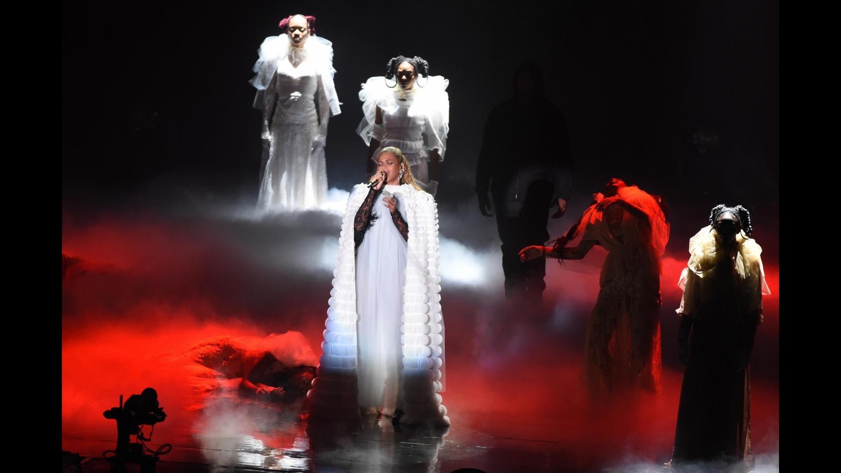MTV Awards esplosivi: sul palco Beyonce, Rihanna e Britney Spears