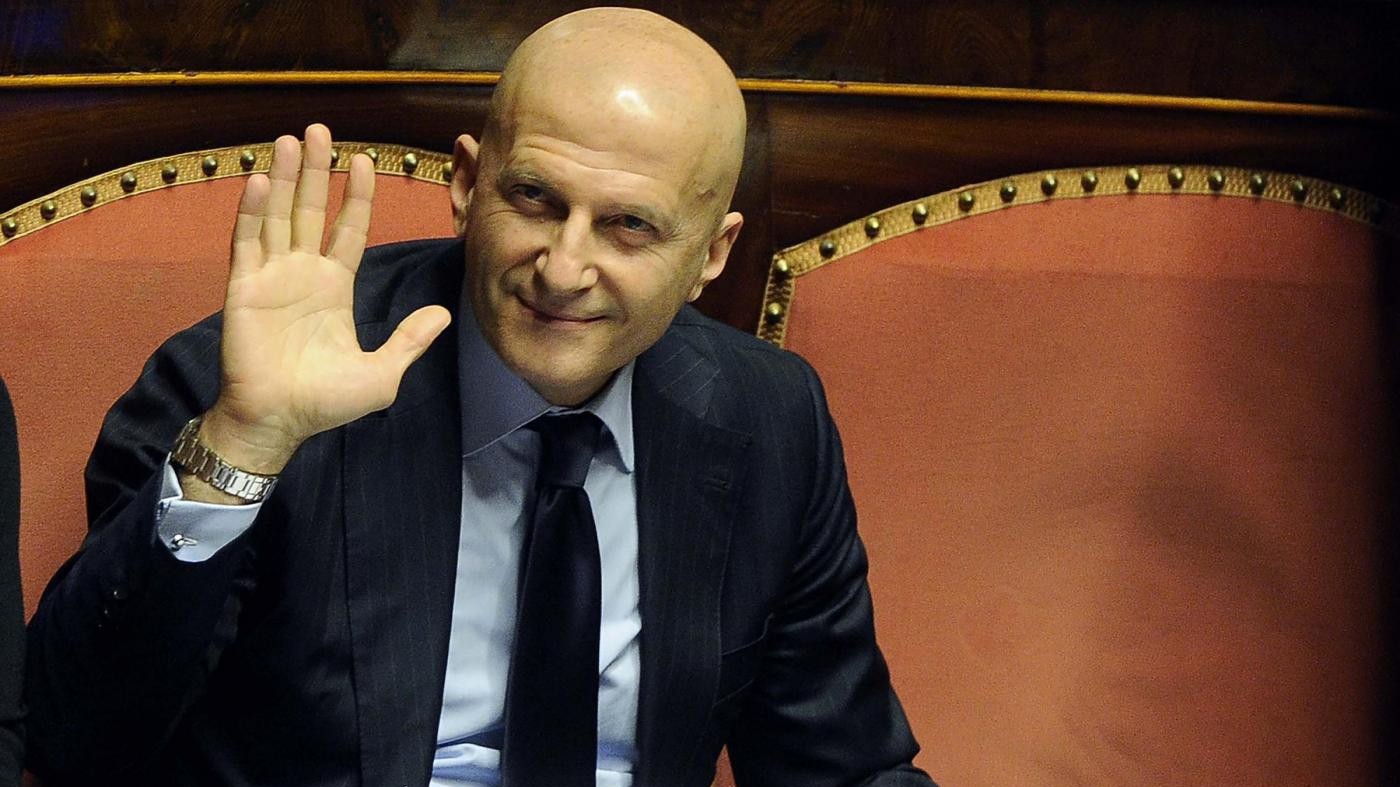 Minzolini si dimette da senatore: Sono persona seria