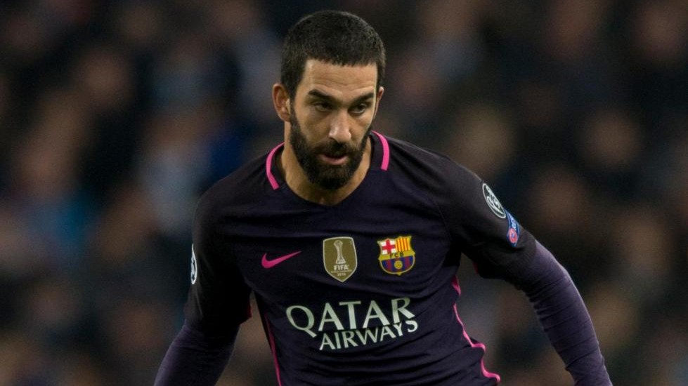 Barcellona, lesione muscolare per Arda Turan: 3 settimane di stop
