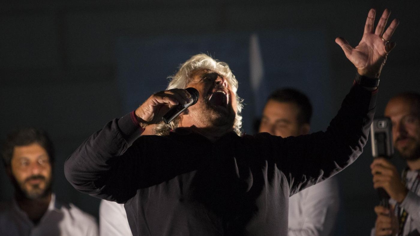 Grillo show a Nettuno con Di Maio e Di Battista