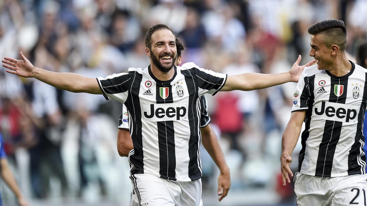 FOTO Juve-Sassuolo 3-1, doppietta di Higuain