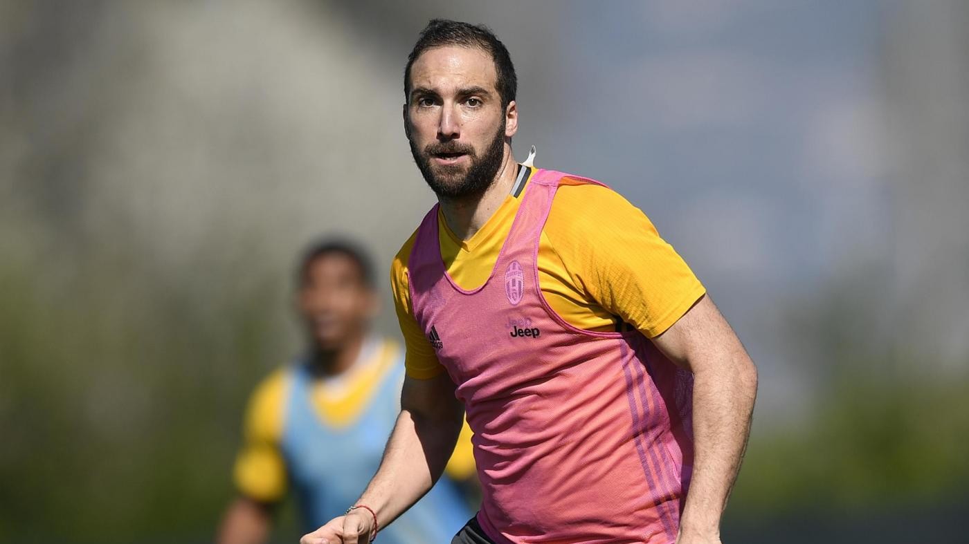 L’ex Taglialatela: A Napoli Higuain sarà fischiato, per i tifosi è un traditore