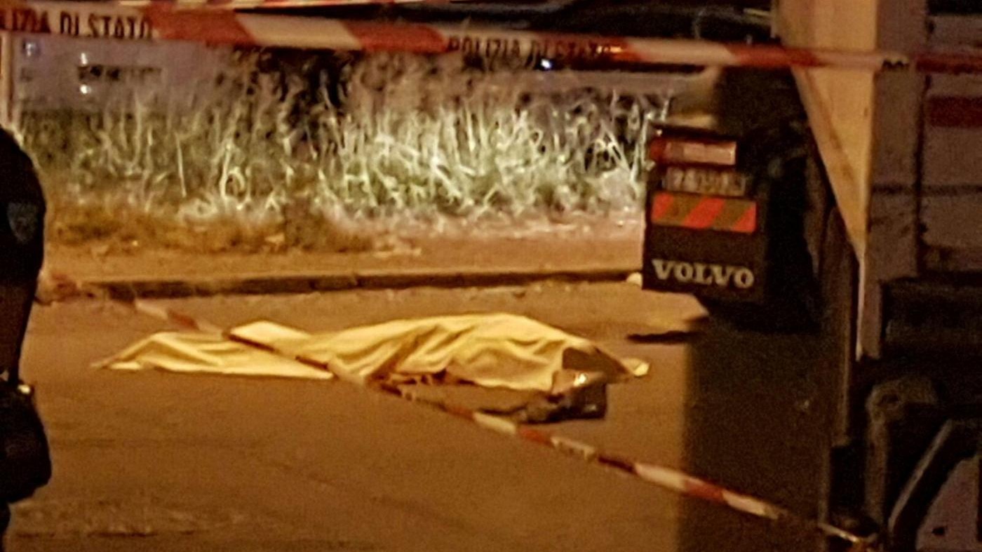 FOTO Piacenza, operaio muore travolto da tir