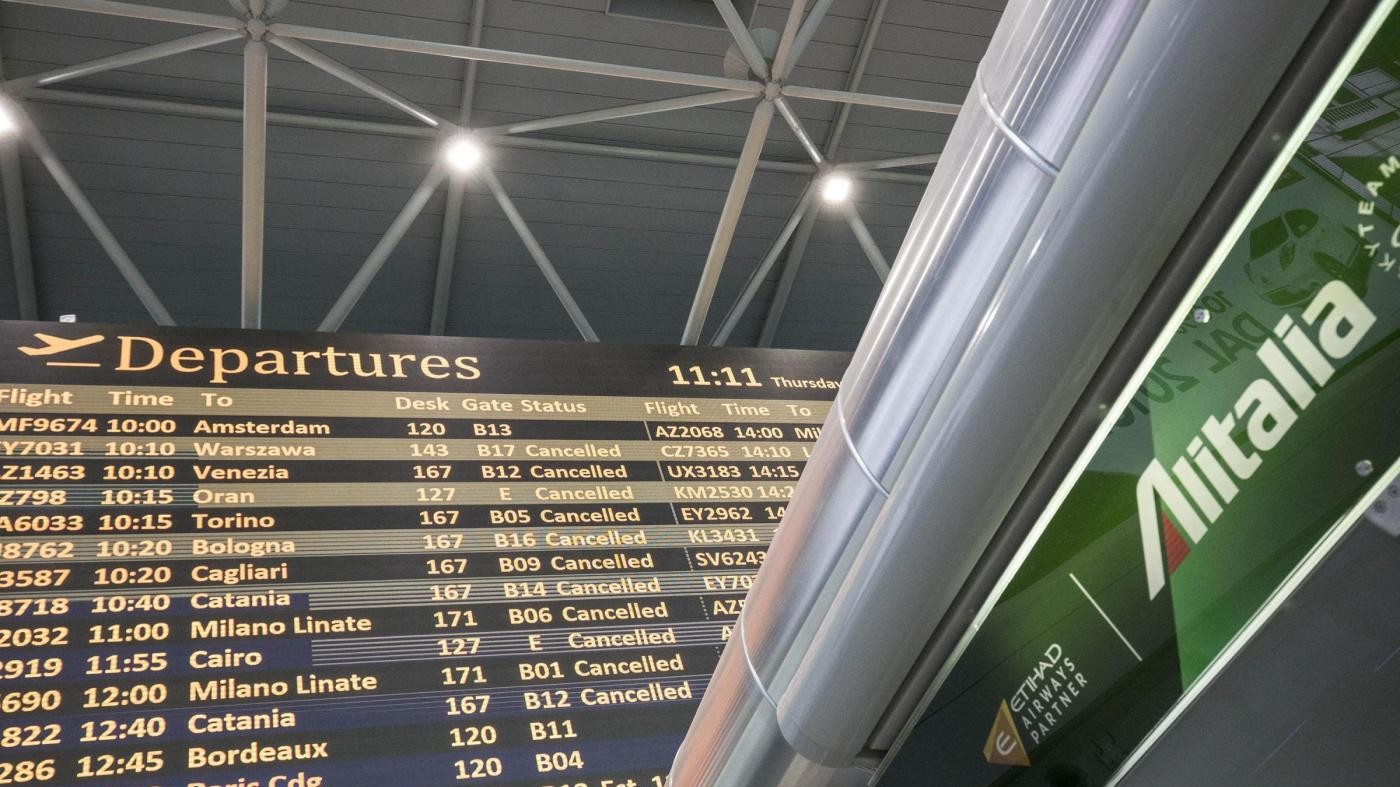 Alitalia, in corso sciopero di 24 ore. Atm ferma a Milano