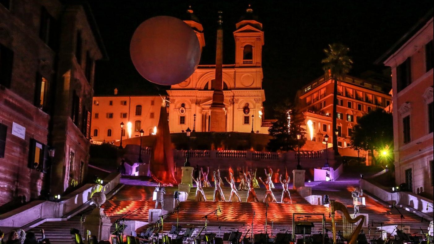 FOTO Luci e colori a Trinità dei Monti: anche Raggi allo show