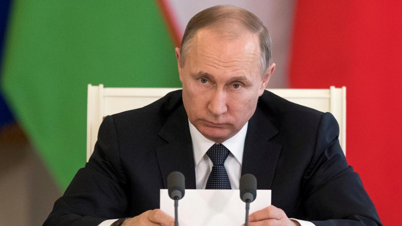 Putin chiede indagine a tutto campo su attacco chimico in Siria