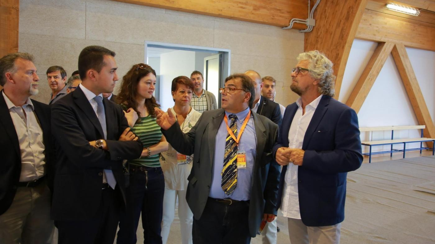 FOTO Mirandola, Grillo all’inaugurazione della palestra ricostruita