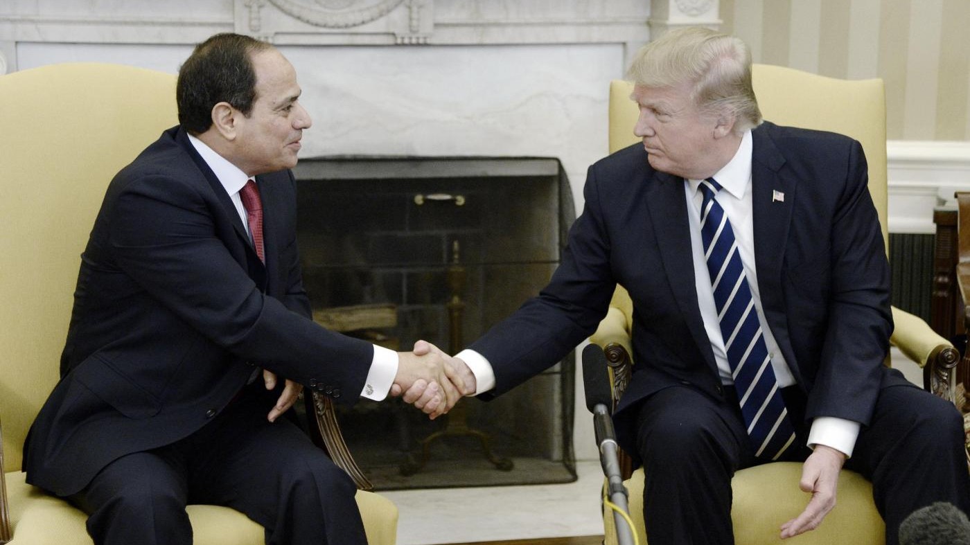 Egitto, Trump: Condanniamo attacchi, fiducia in Al Sisi