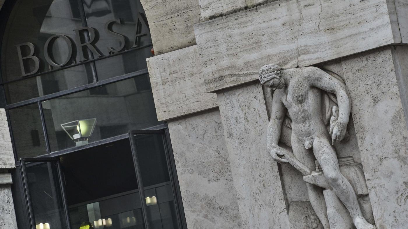 Piazza Affari chiude a -0,48%: pesa il contesto internazionale