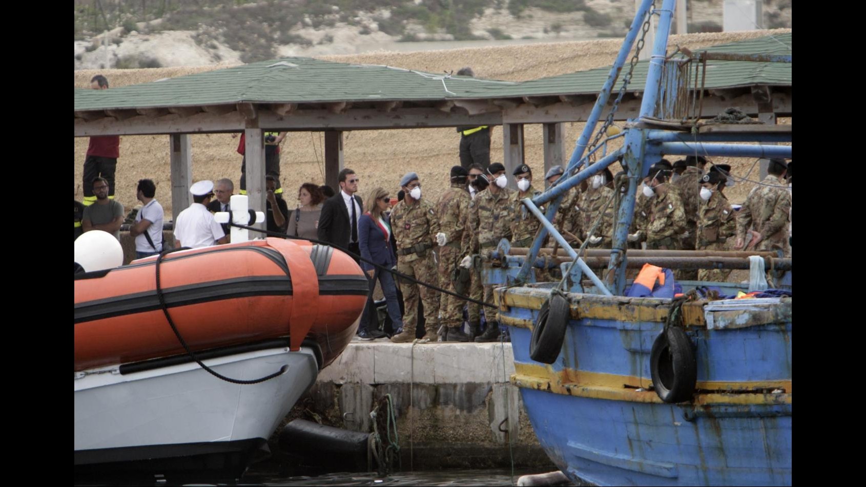 FOTO Lampedusa, le foto simbolo del naufragio del 2013