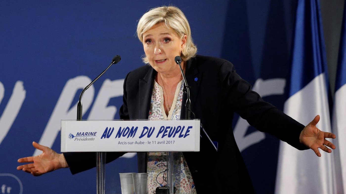Tentato incendio al quartier generale di Le Pen a Parigi