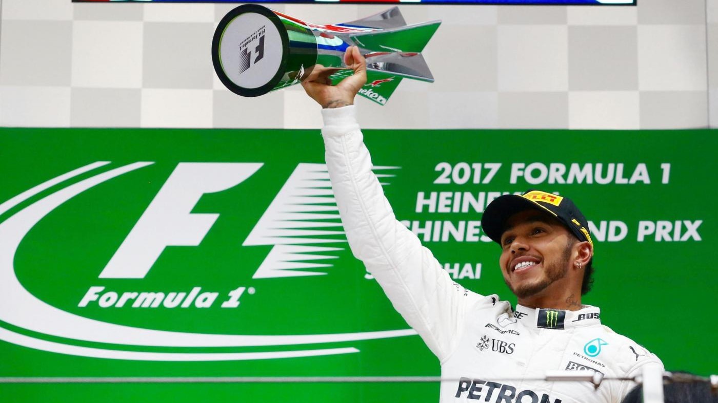 Hamilton: Ora la lotta tra Mercedes e Ferrari è più emozionante