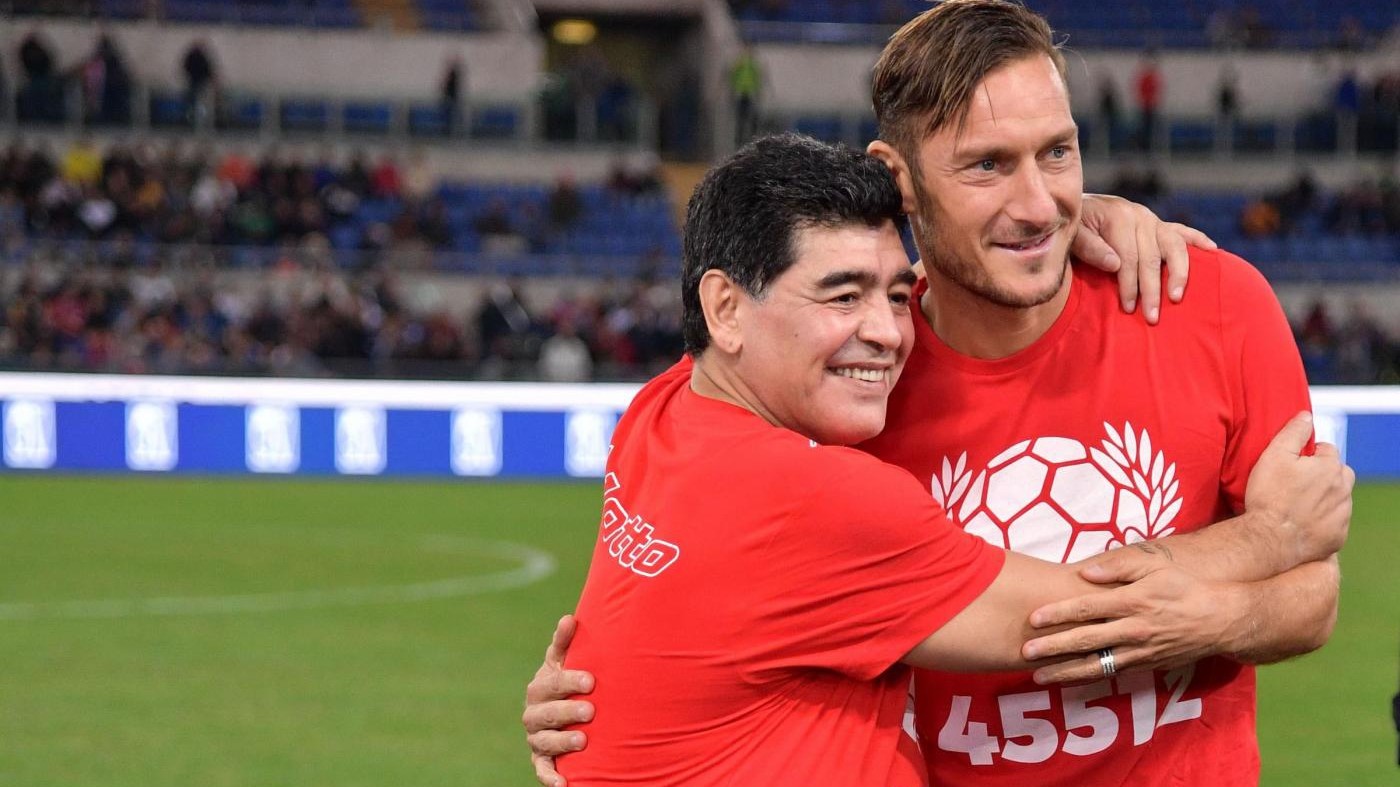 FOTO Partita per la Pace con Totti, Maradona e Ronaldhino