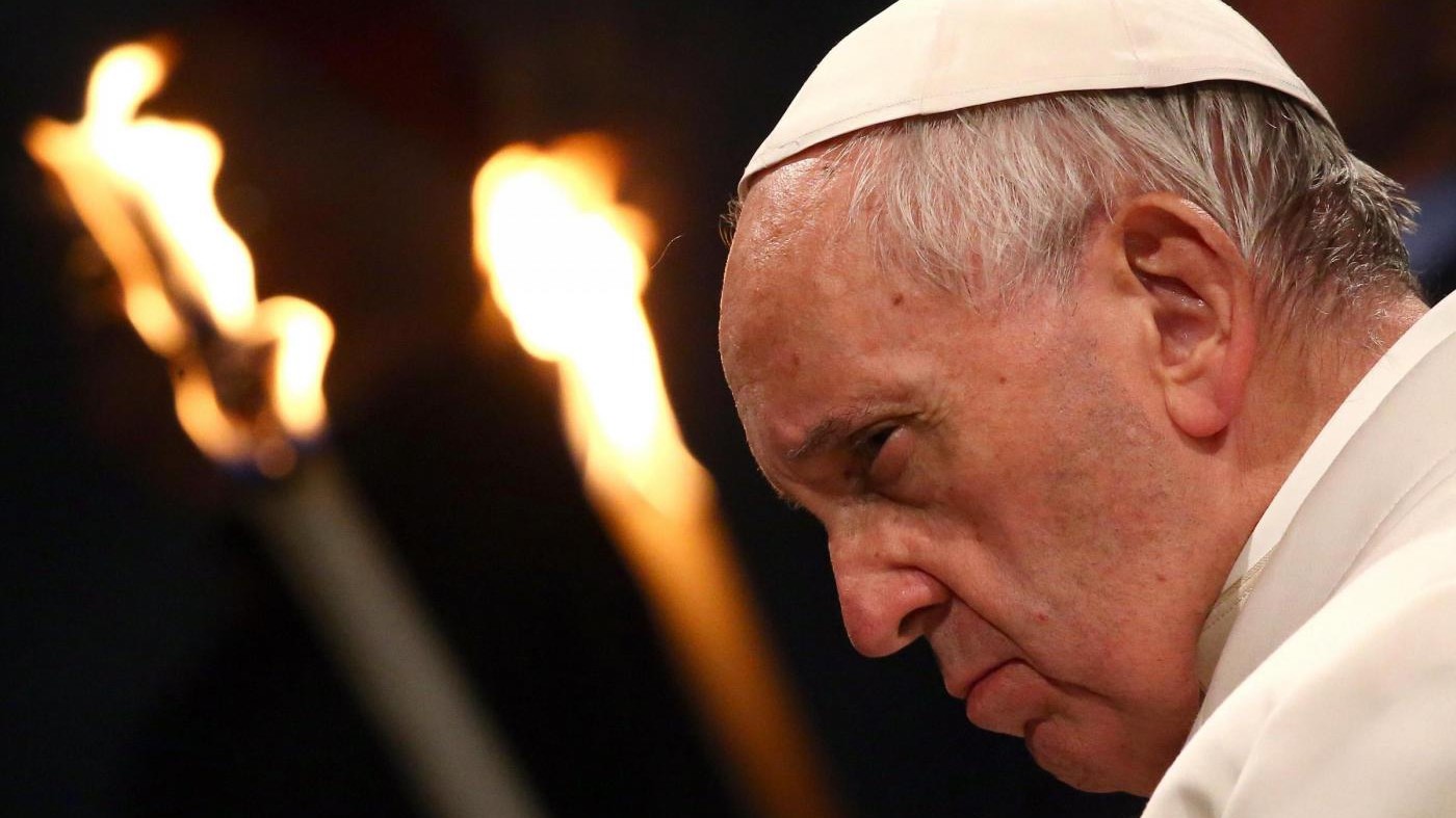 Papa alla Via Crucis: Vergogna per sangue innocente dei migranti