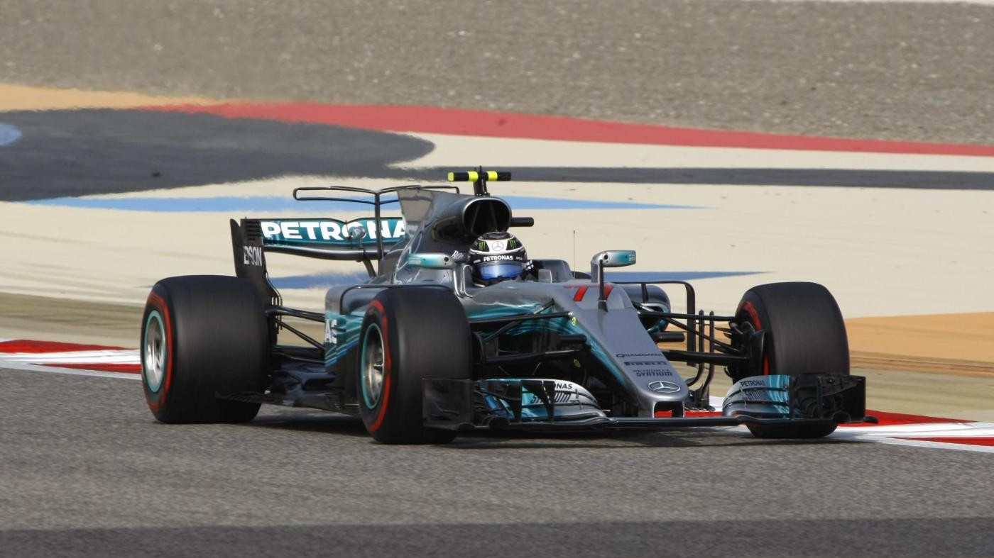 In Bahrain Bottas in pole davanti ad Hamilton: Vettel è terzo
