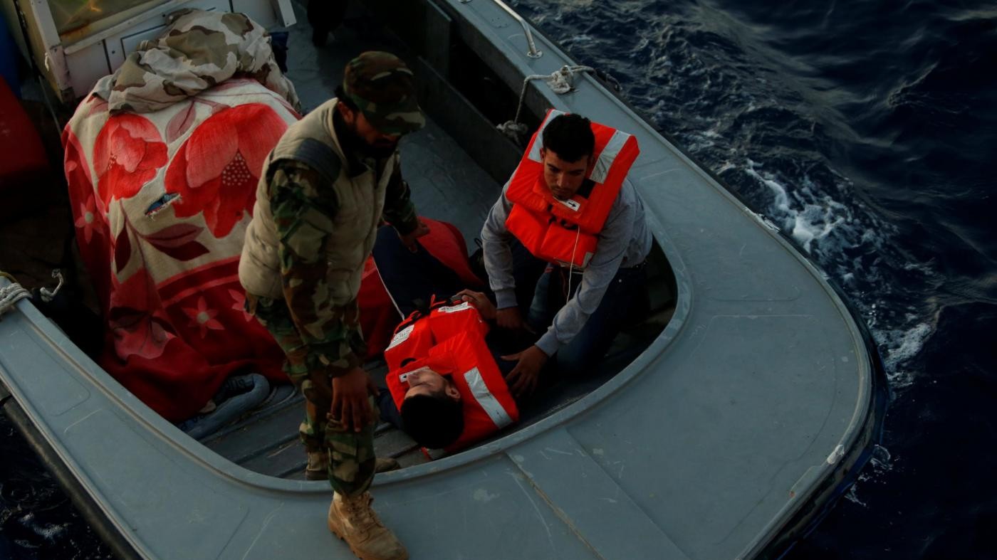 Venti morti al largo della Libia, in 700 sbarcano in Calabria