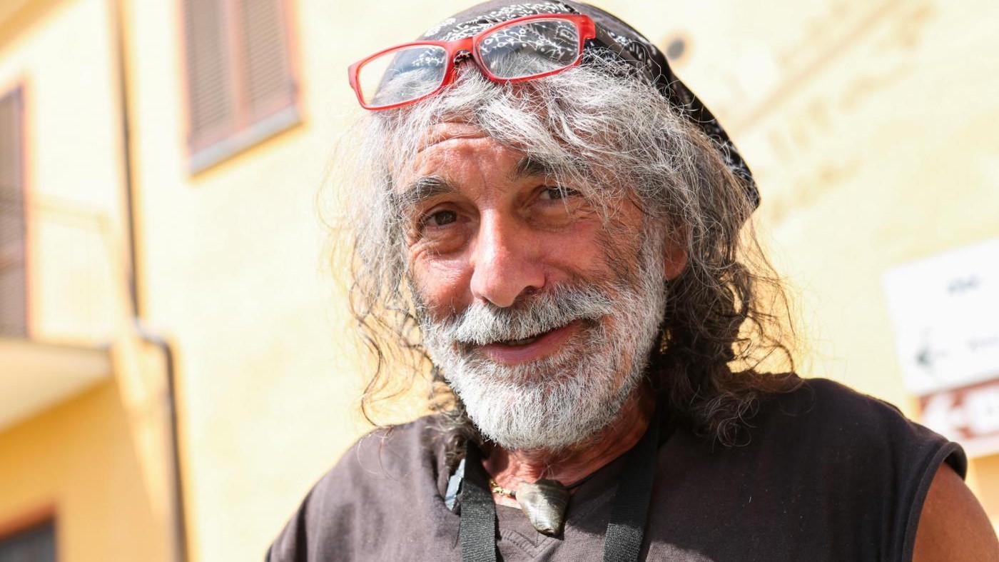 Mauro Corona: Voto Emiliano, Orlando è troppo fighetto