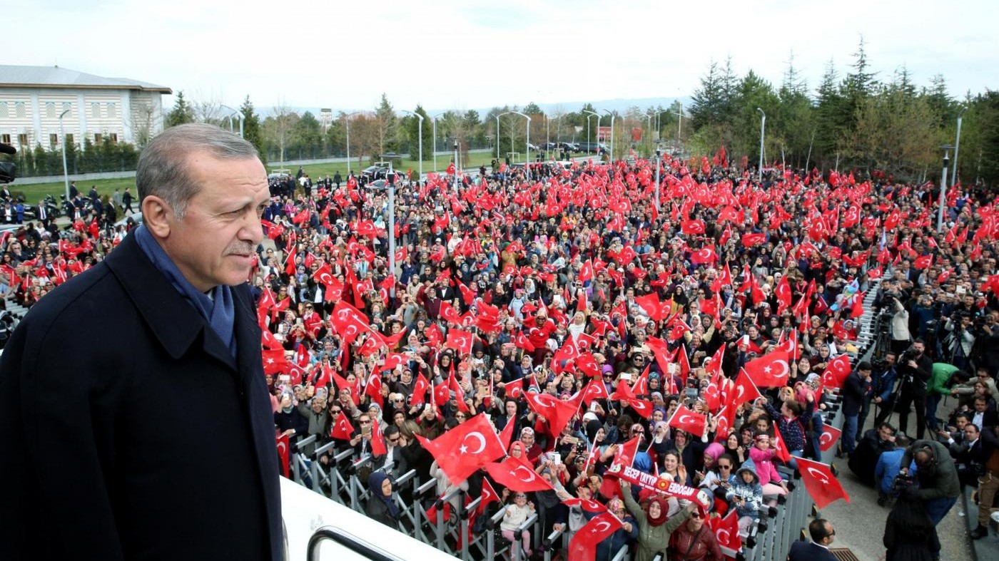 Turchia, Trump si congratula con Erdogan per successo referendum. Osce: Irregolarità